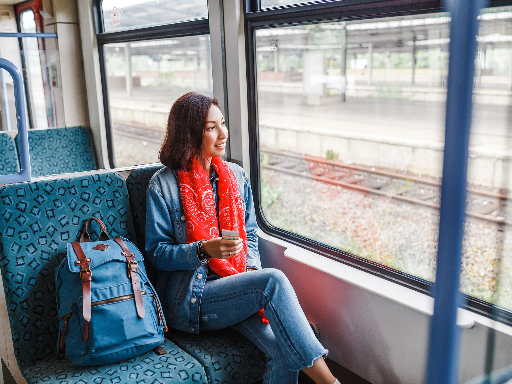 3 Safety Tips When Traveling Alone By Train