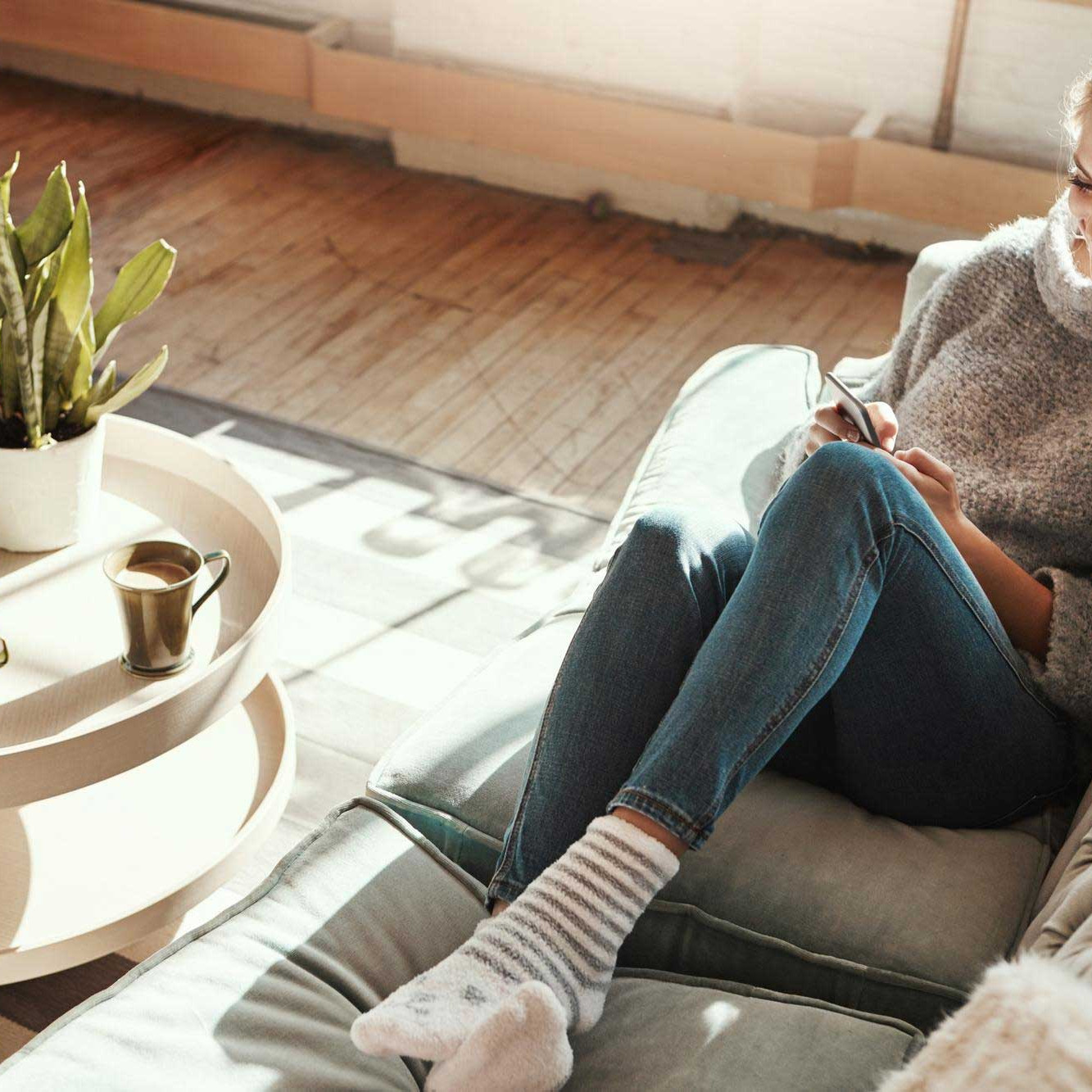Bringing the Journey Home: Creative Ways to Relax After Traveling