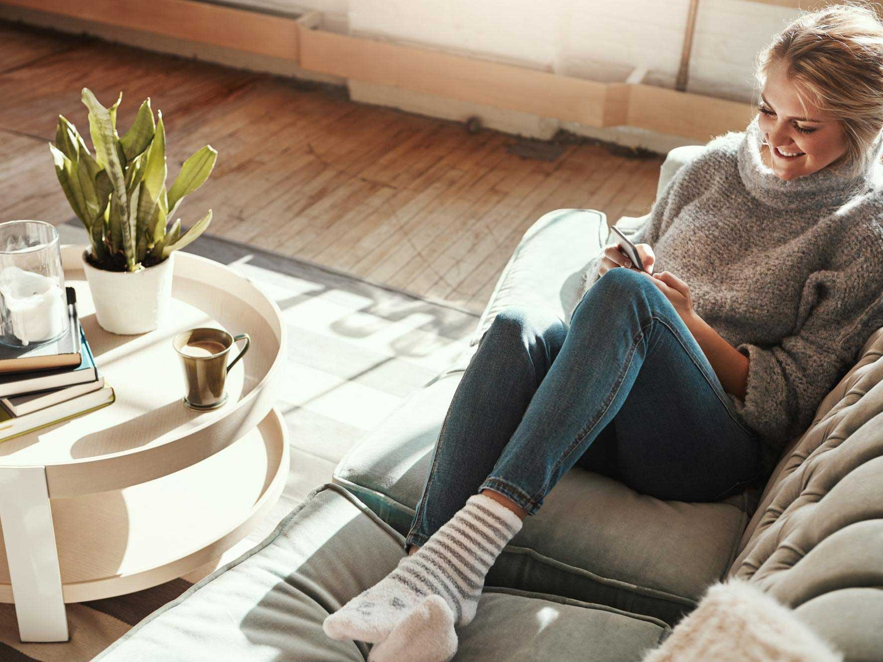 Bringing the Journey Home: Creative Ways to Relax After Traveling