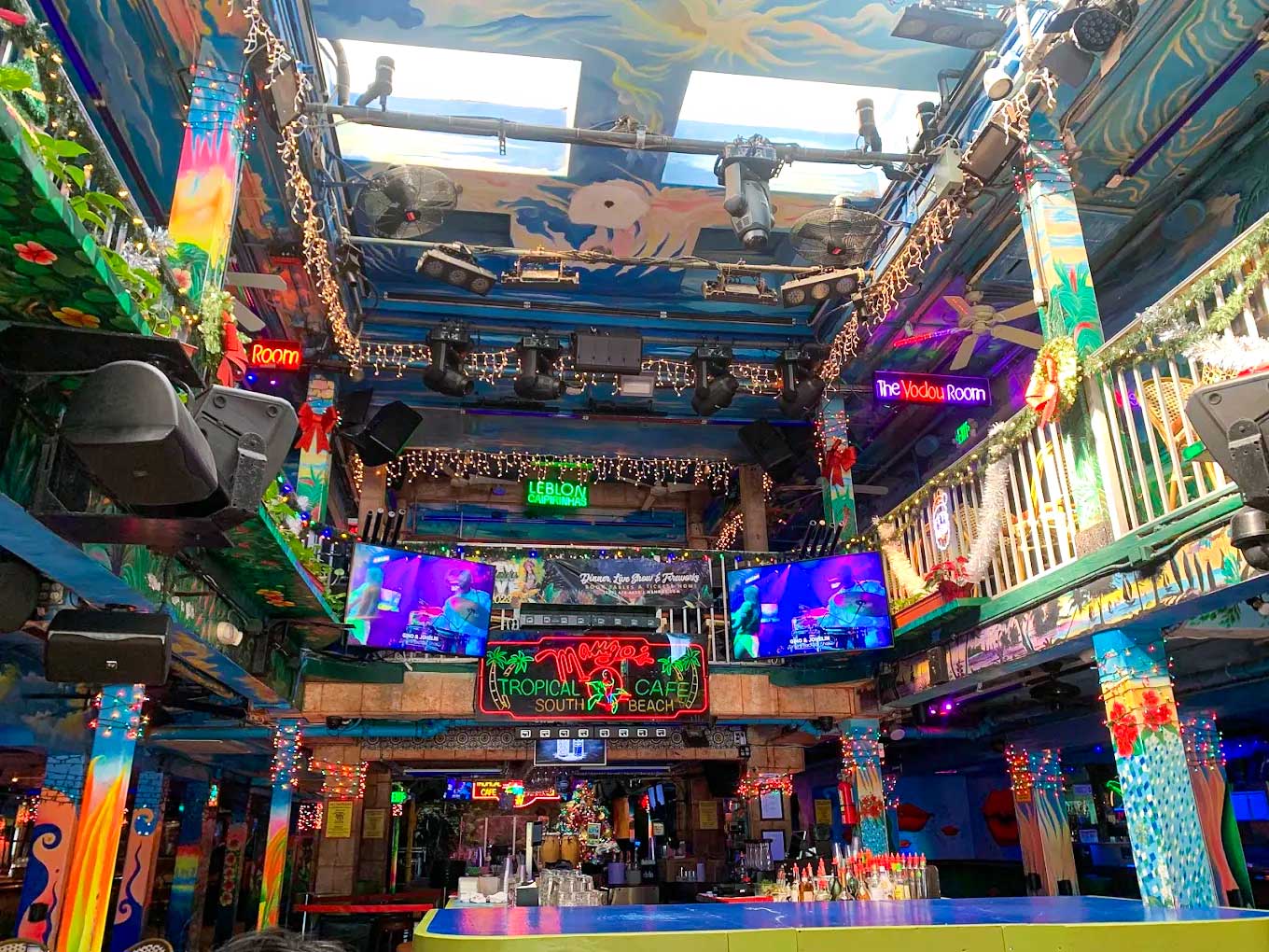 Mango’s Tropical Café