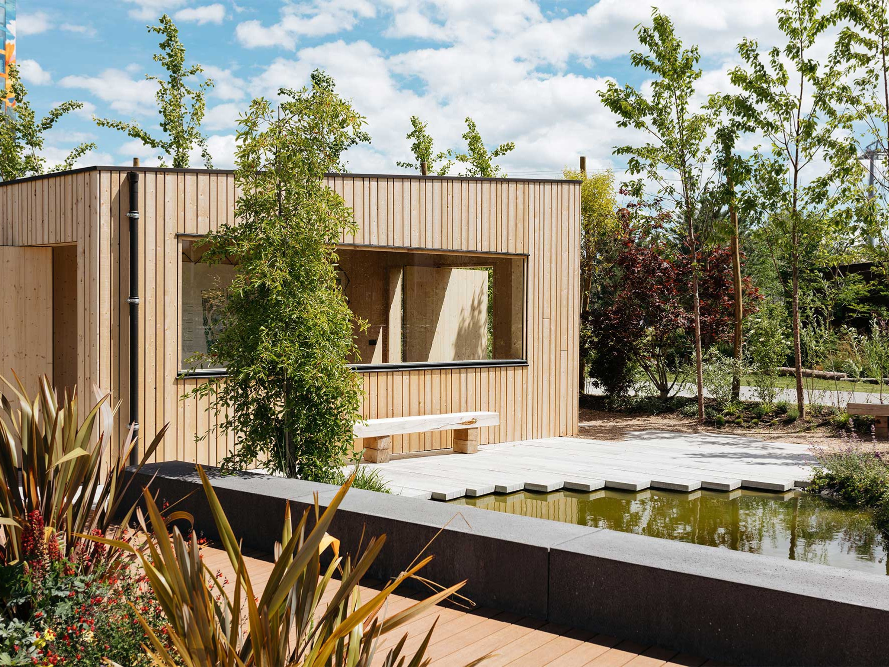 Charming Stays Abroad: How a Garden Room Stay Can Elevate Your Next UK Countryside Getaway