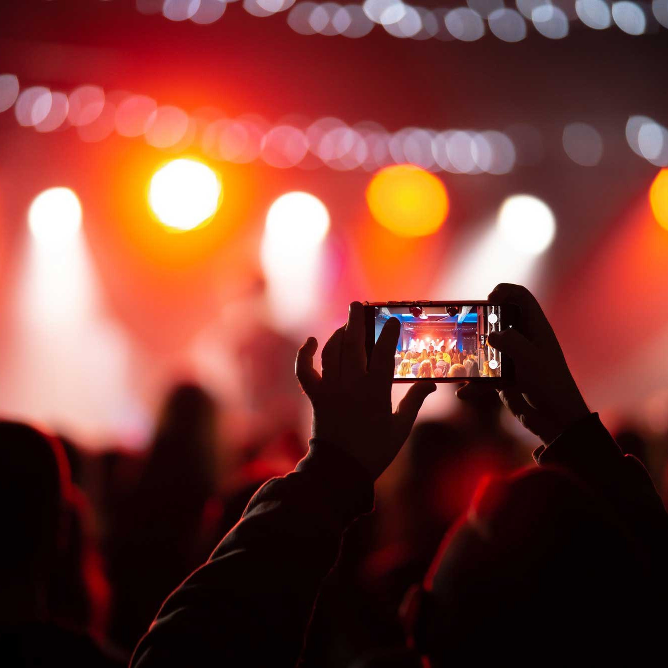 The Role of Music and Performance in Memorable Travel Experiences