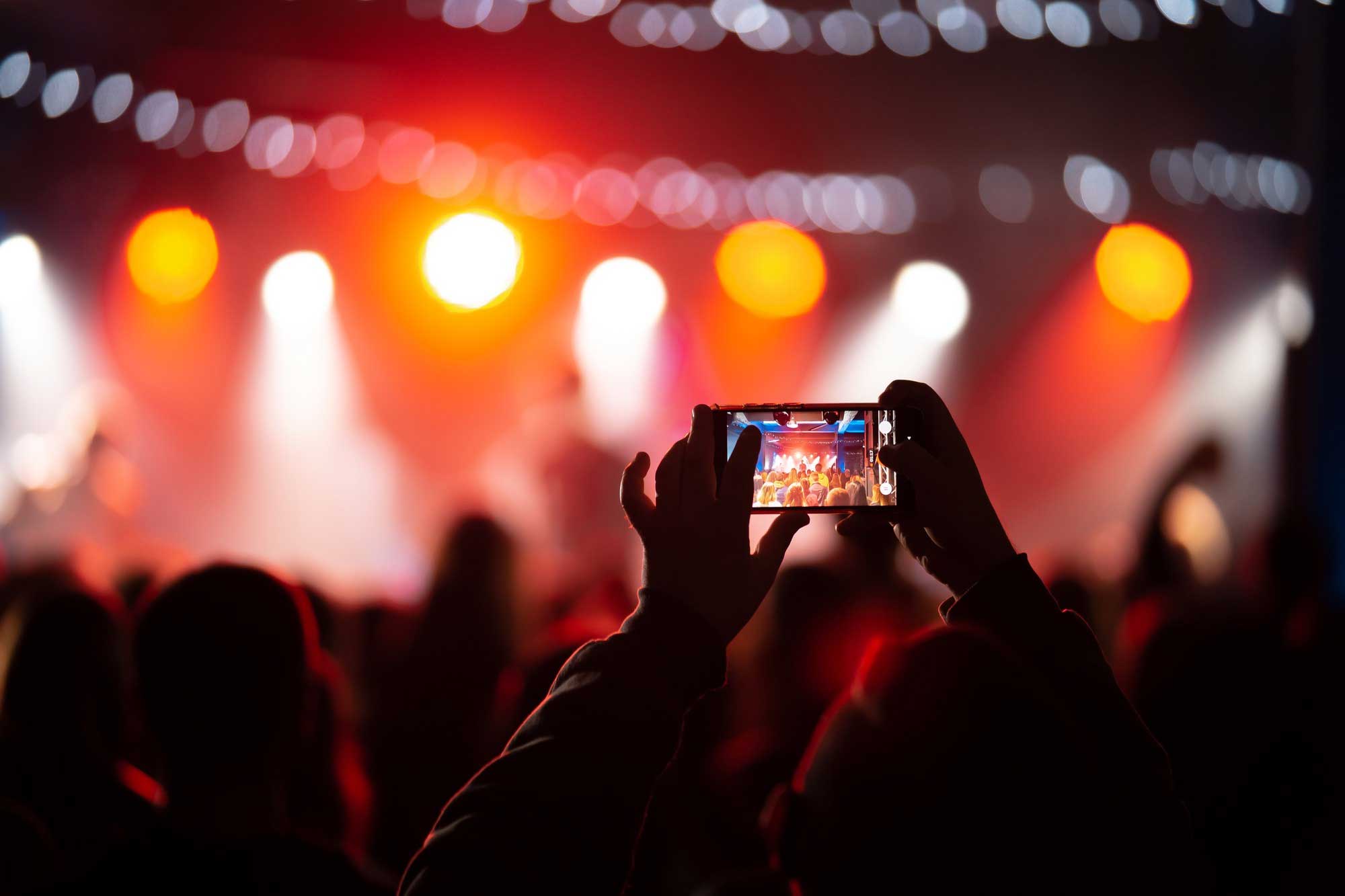 The Role of Music and Performance in Memorable Travel Experiences