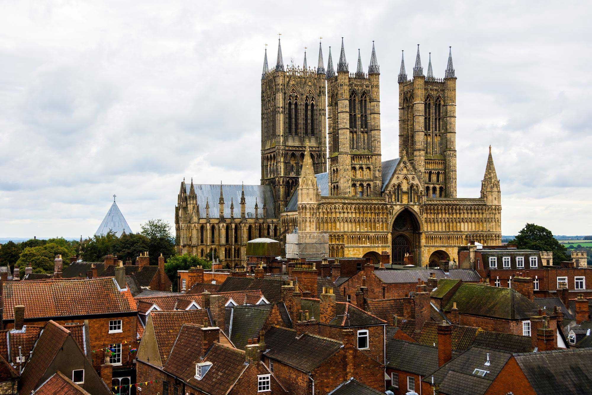 Medieval Old Towns and Modern Skylines of Great Britain