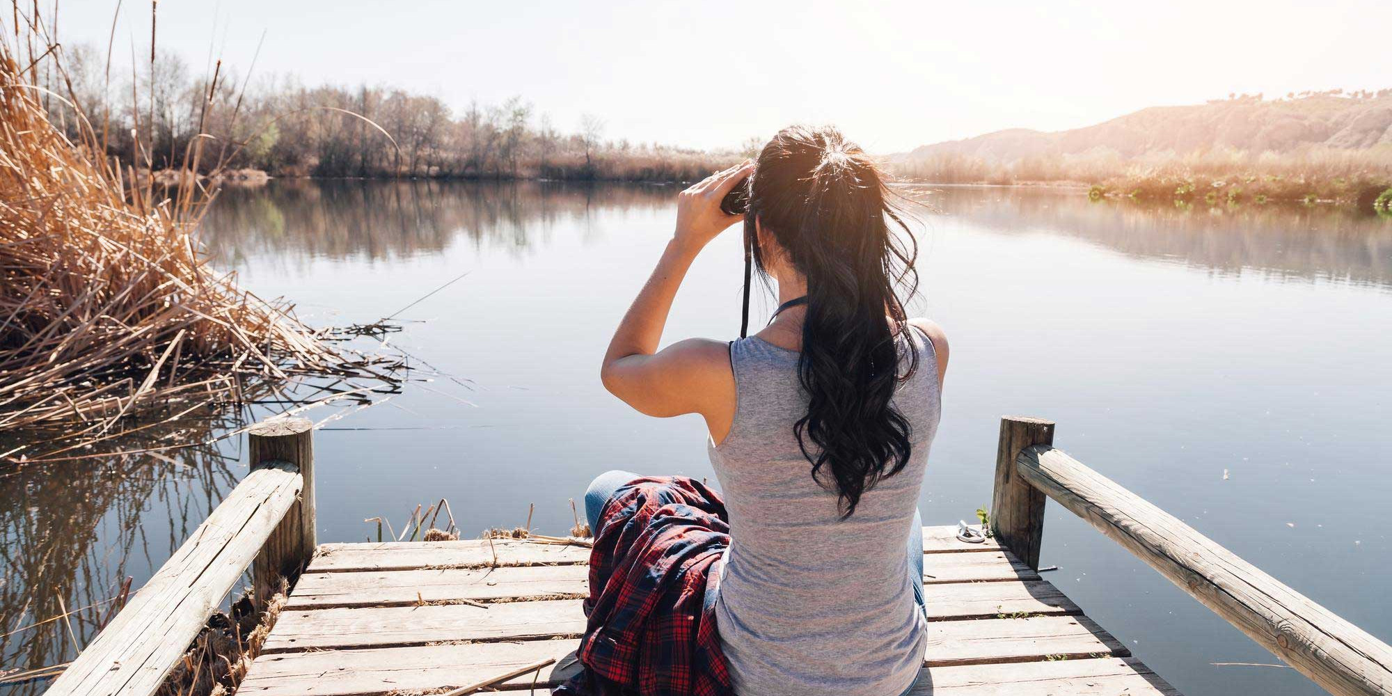 Simple Strategies to Meet Solo Travelers Safely Abroad