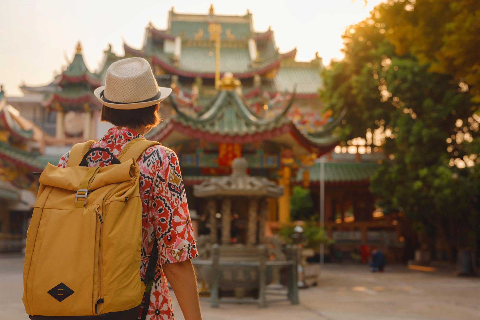 The Ultimate Solo Female Guide to a Safe and Stylish Bangkok Getaway