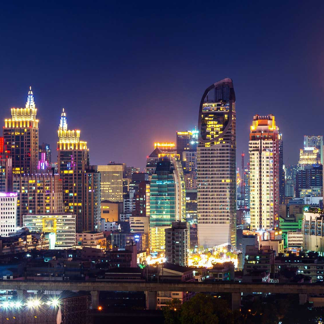 How to Safely Experience Authentic Bangkok Nightlife as a Solo Traveller