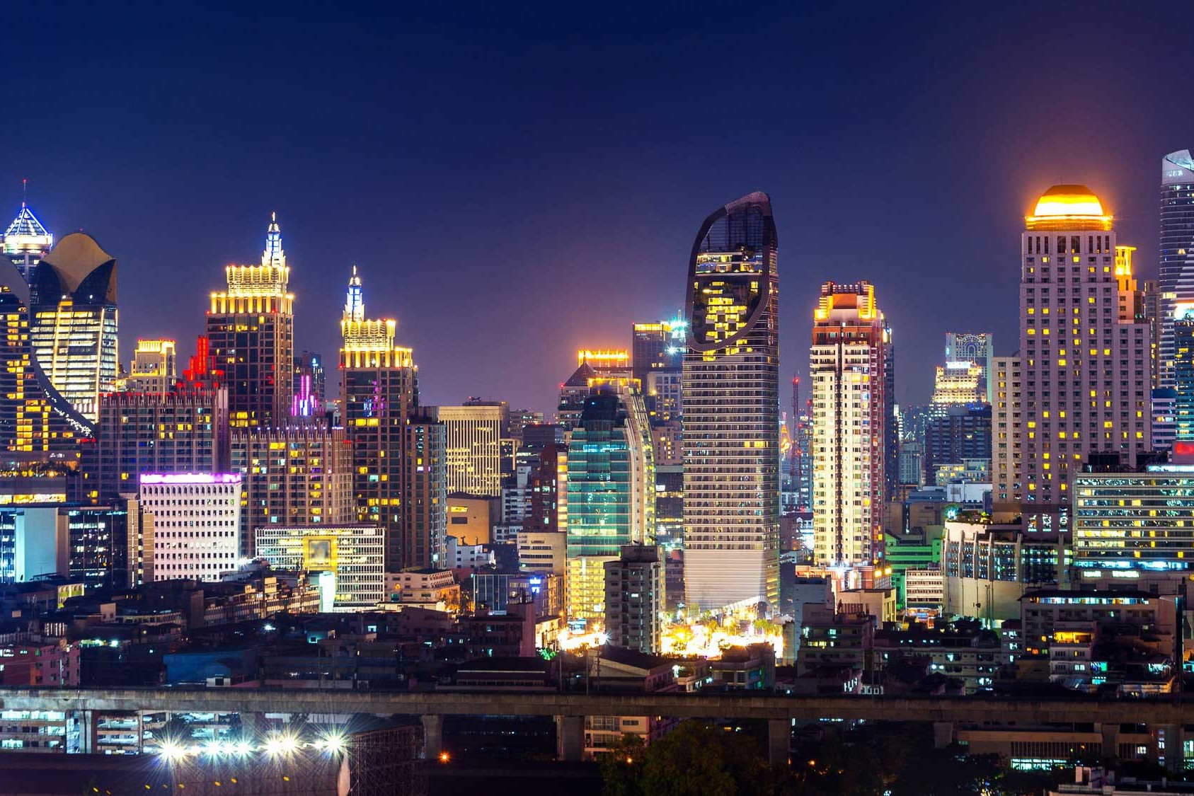 How to Safely Experience Authentic Bangkok Nightlife as a Solo Traveller